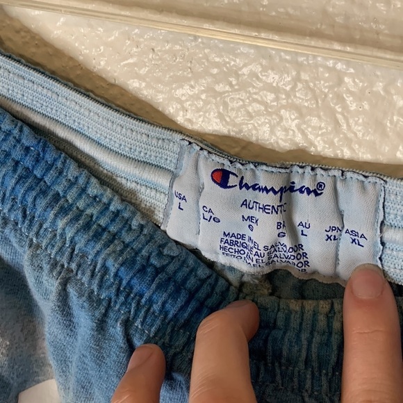 CHINATOWN MARKET TIEDYE UV REACTIVE BASKETBALL SHORTS - Picture 2 of 4